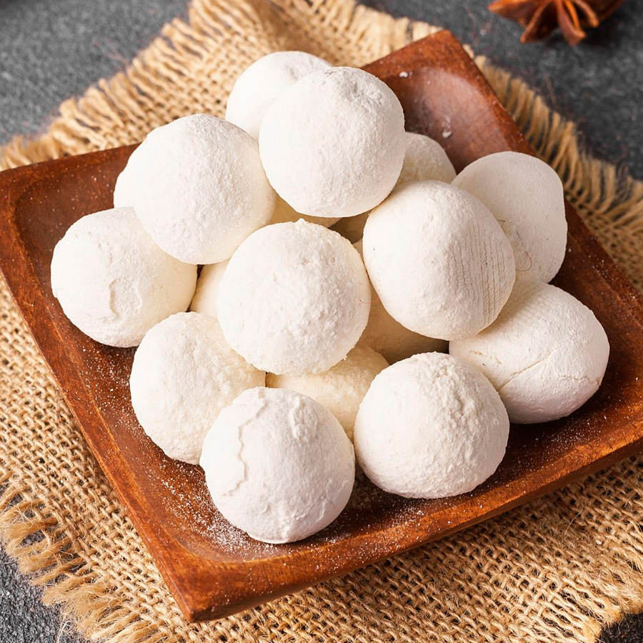 Kurut dried salty cheese balls