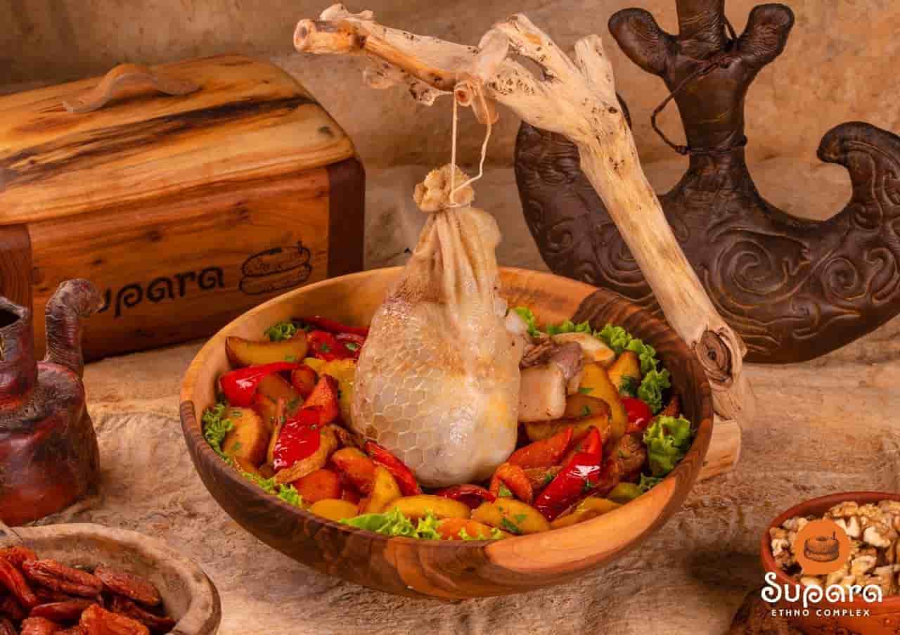 Traditional Kyrgyz food at Supara Chunkurchak